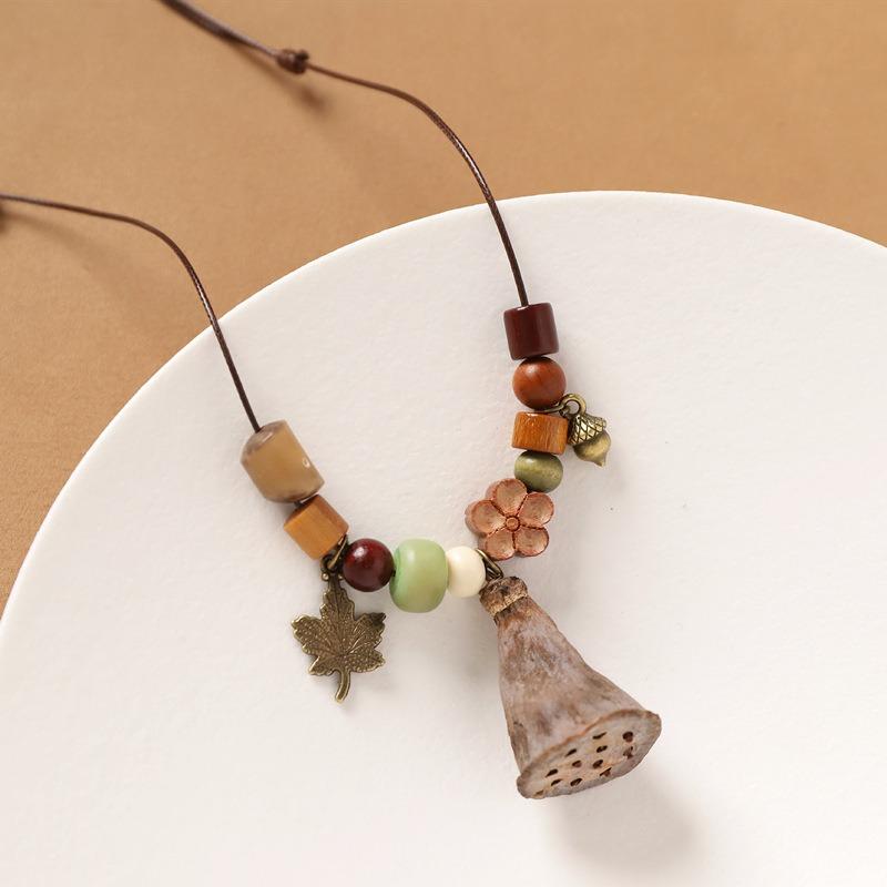 Retro literary necklace, natural plant fruit acorn pendant, long sweater chain, niche accessories