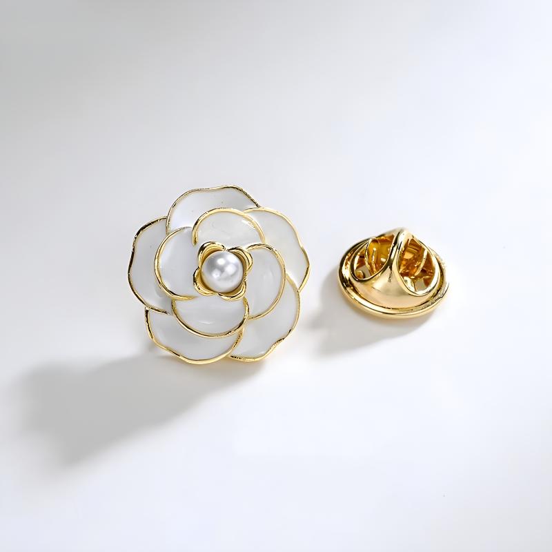 

Elegant Temperament Camellia Pearl Brooch Oil-dripping Metal Mourning Badge Scarf Suit Shirt Clothing Decoration Pin Accessories білий