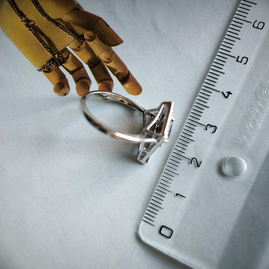 Silberring mit natürlichem Granat 1,555 Karat, Gewicht des Produkts 3,1 g (2203971)