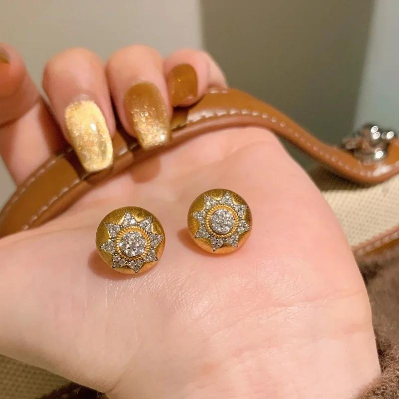 

Серьги-гвоздики в стиле ретро-дворца с бриллиантовой инкрустацией в виде цветка солнца, круглые матовые серьги для женщин, высококачественные изысканные модные украшения