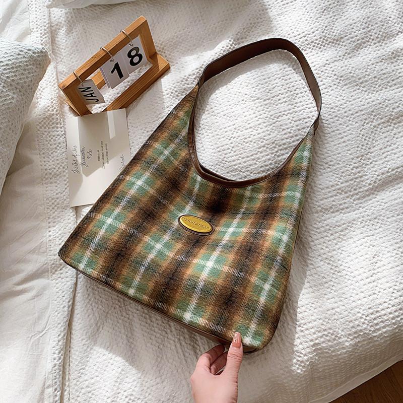 

Trendy Canvas Tote Bag For Women With Large Capacity Stylish Design And Casual Chic Look зелений