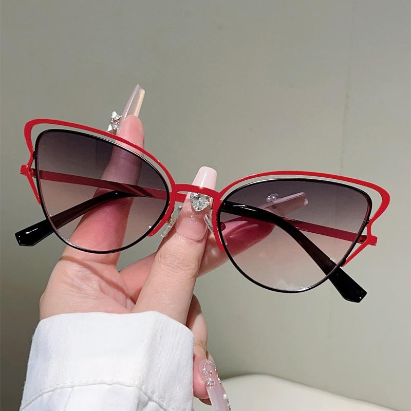 Butterfly Shaped Sunglasses Women Fashion Hollowed Rim Cat Eye Shades New Trendy Vintage Luxury Brand Design Sun Glasses