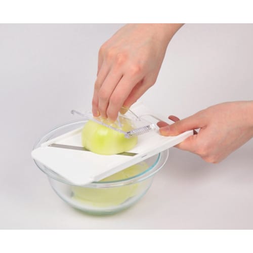 PEARL METAL Wide Onion Slicer, White, Favorite Tool, Made In Japan, C-8433