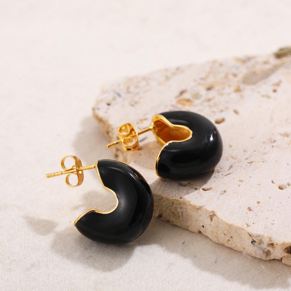 

New Trendy Enamel Color CC Shape Small Hoop Earrings for Women Smooth Metal Circle Piercing Earring Fashion Zircon Gifts чёрный