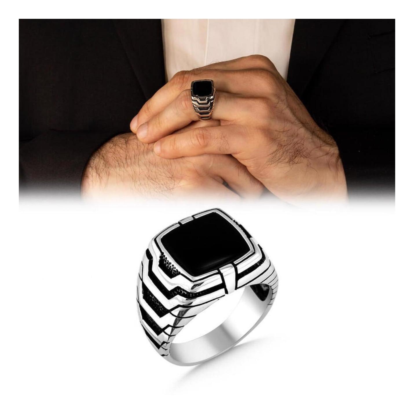 

Мужское кольцо из стерлингового серебра с черным ониксом