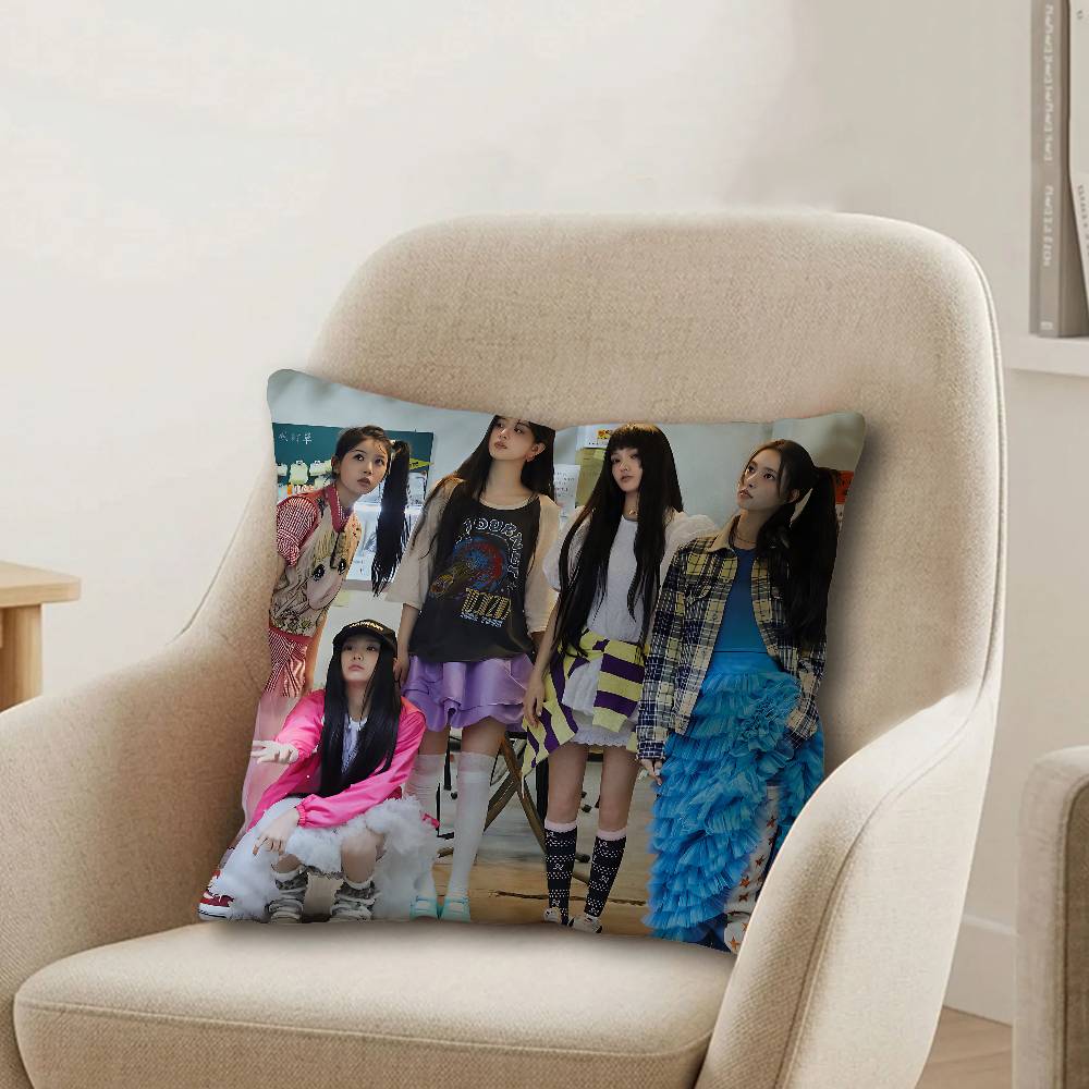 Kpop IILLIT Pillow Covers Cartoon Sofa Decorative Home Doublesided Printing Short Plush Cute Cushion Cover