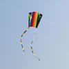 Neuer Easy Fly Regenbogen-Gleitschirmdrachen mit Drachenleine aus reißfestem Polyester. Taschendrachen mit gutem Flugverhalten und langem Schwanz. Ideal für Outdoor-Aktivitäten.