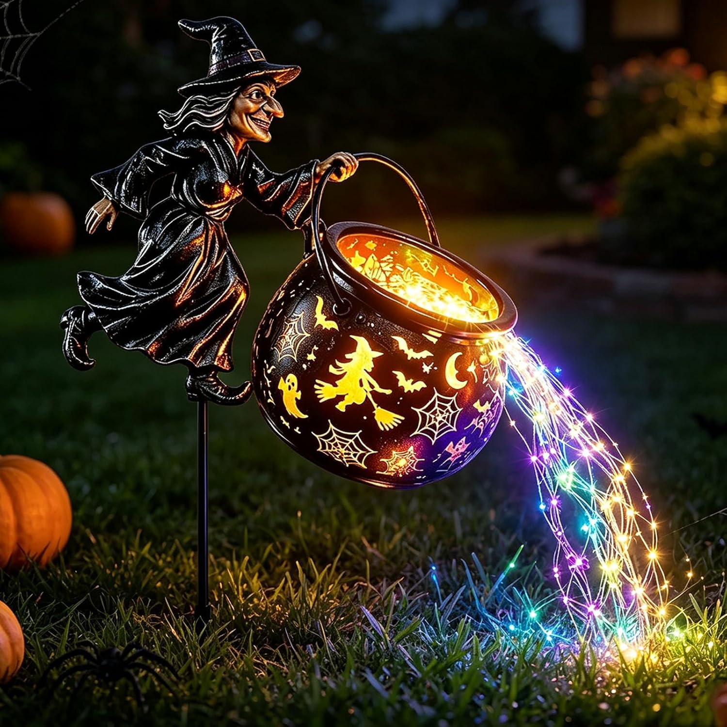 Halloween Hexe Kessel Garten LED Projektor Licht Bunter Wasserfall-Stil Lichtstrom Fliegende Hexe Gartenstab für Hof Rasen Terrasse bunt