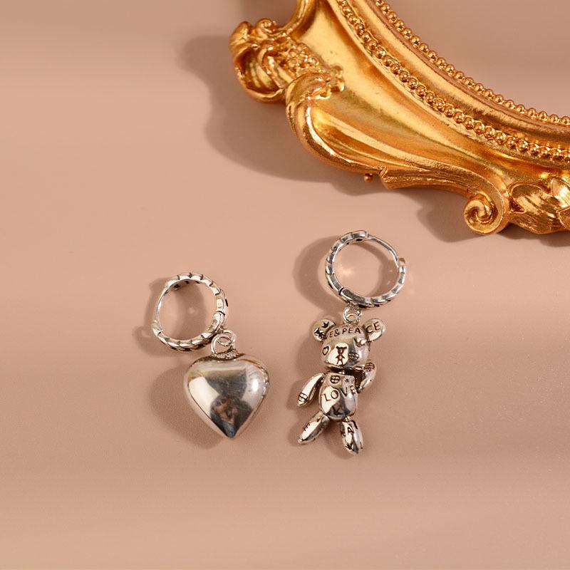 

Корейские минималистичные серьги-подвески в виде серебряного мишки Тедди с сердцем и граффити