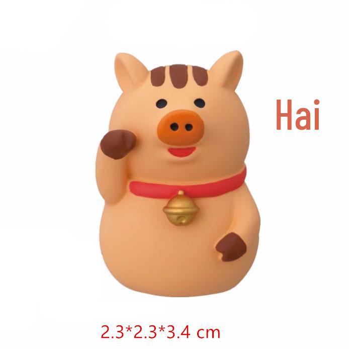 Japanese New Year Horse Zodiac Miniature: Cat Zakka Resin Craft Desktop Ornament