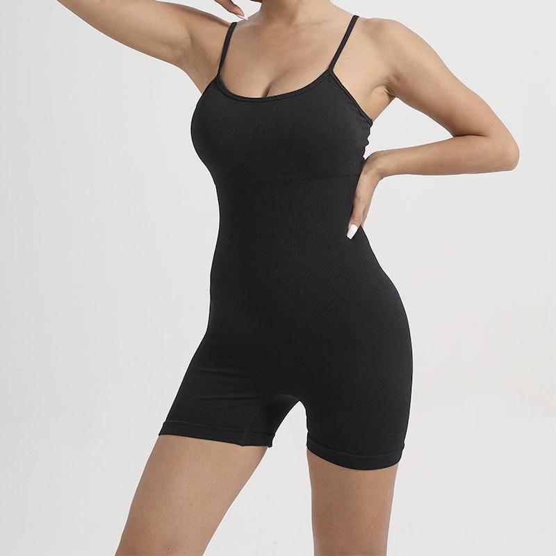 Bezszwowy kombinezon do jogi w stylu kamizelki na cienkich ramiączkach: Seksowne, dopasowane szorty dla kobiet