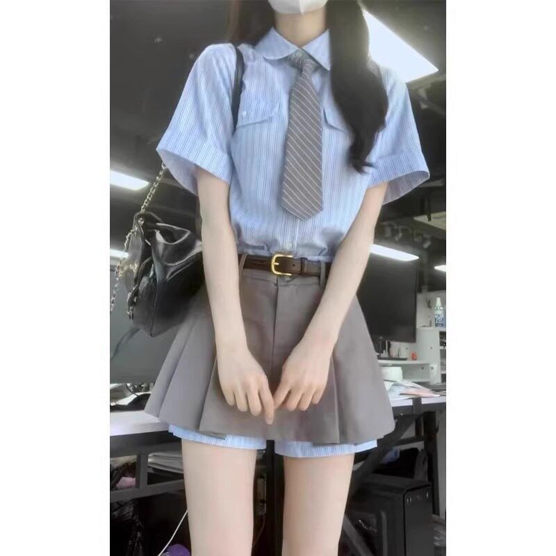 Summer clothes are matched with tea clothes and a complete set of small Korean jk uniforms. First love, pure milk, sweet college style suit.