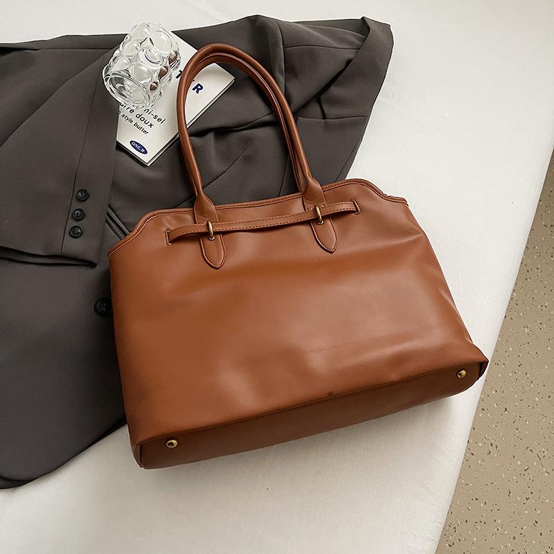 Retro Bag Women's Large Capacity 2025 New Autumn and Winter Versatile Casual Shoulder Bag Simple Work Commuter Tote Bag