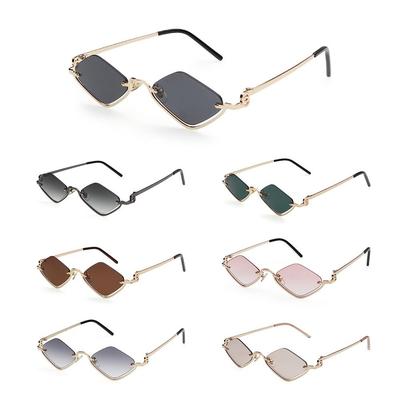 Gafas de sol para mujer con forma de diamante geniales Montura metálica de media montura pequeña Gafas de sol Estrechas Hip Hop para Mujeres y Hombres