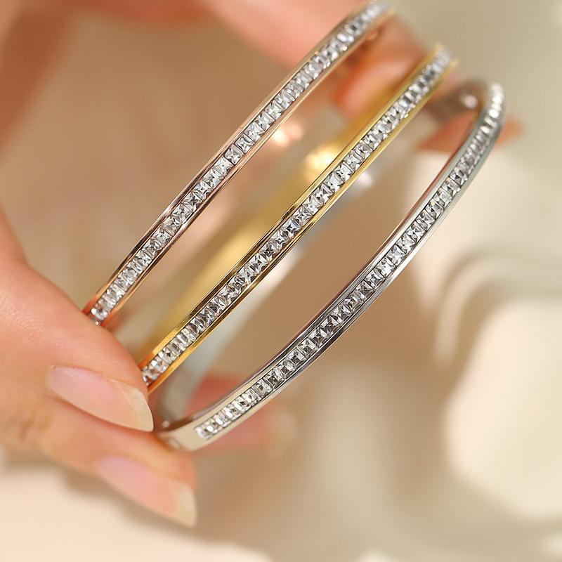 Simple Titanium Steel Gypsophila Bangle No Fading Light Luxury Temperament Full Diamond Bracelet For Women Jewelry