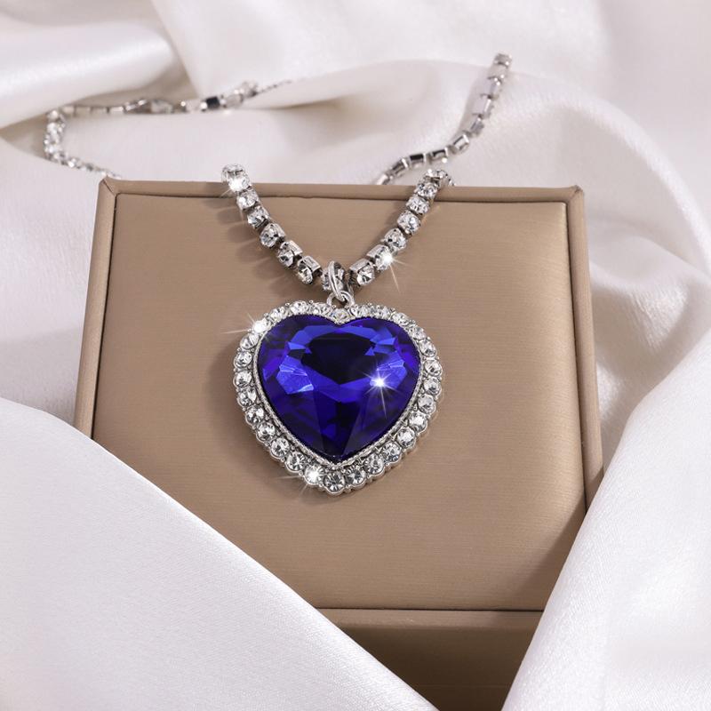 Luxury Blue Zircon Heart Pendant Necklace Women Romantic Exquisite Cz Diamond Necklaces For Women Wedding Jewelry Gifts