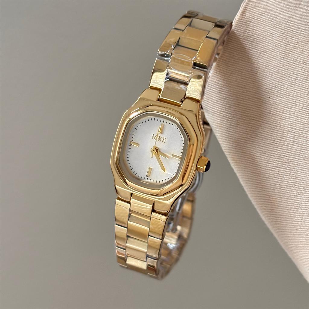 Retro Watch Design With Small Dial, High-End Temperament, Simple And Fashionable, Gold Quartz Watch For Women, A Gift For Women