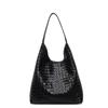 Casual Retro Large-capacity Bag Women's New Popular Versatile Shoulder Bag Woven Bag