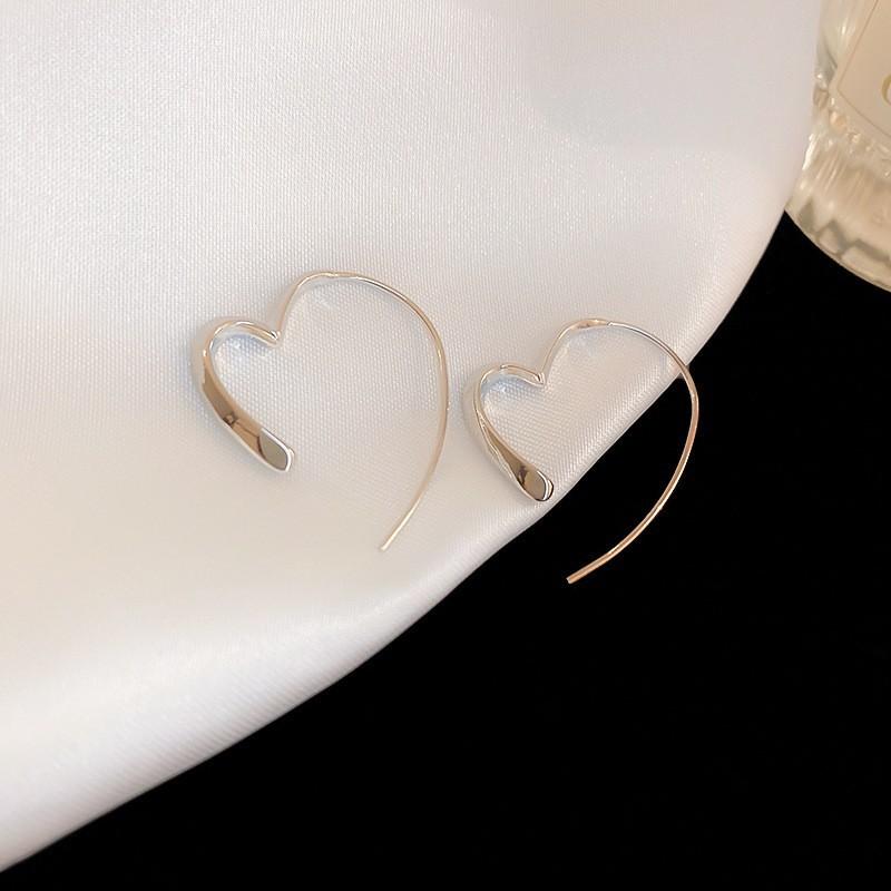 Silver plain ring earrings women's light luxury high-end stud earrings 2026 new popular niche exaggerated temperament earrings earrings