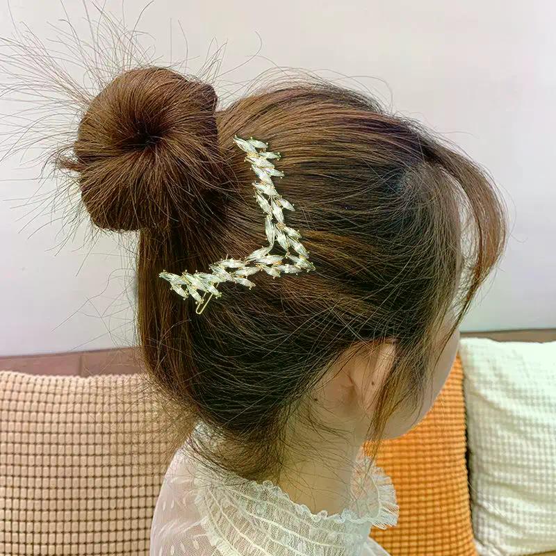 1 Stück Koreanische V-förmige Schnalle Haarnadeln Luxuriöse Glänzende Kristall Haarspange Für Damen Mädchen Haarschmuck Kopfschmuck Mode Ornamente