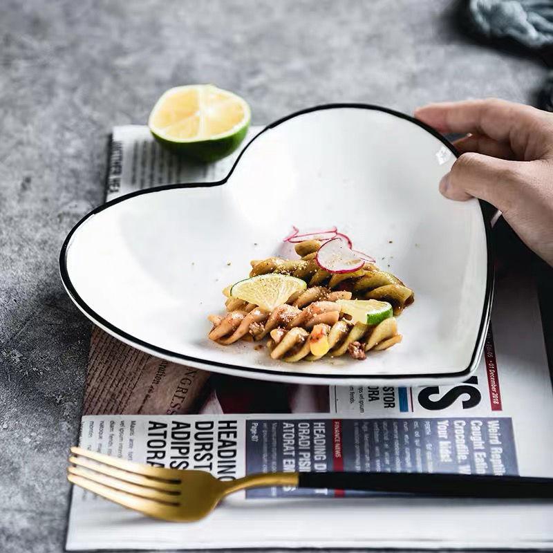 Heart Plate White Ceramic Fruit Dessert Breakfast Plate Rice Bowl Tableware Home Love Breakfast Salad Bowl Restaurant Tableware