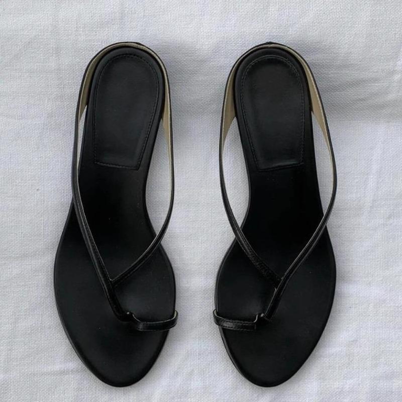 CHENGMEIZU niche design low-heeled flip-flops new versatile foot pinch outside sandals women's shoes