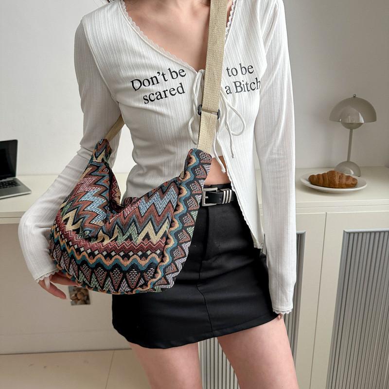 Trendy Street Style Medium Sized Tote Bag With Zipper Closure And Soft Fabric