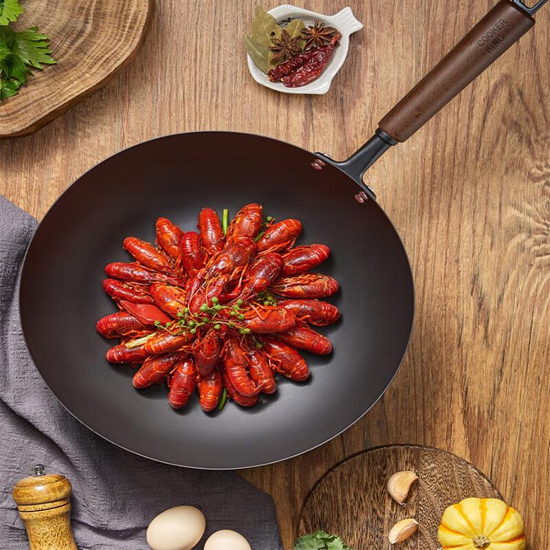 COOKER KING Nitride Anti-Rust Cast Iron Wok