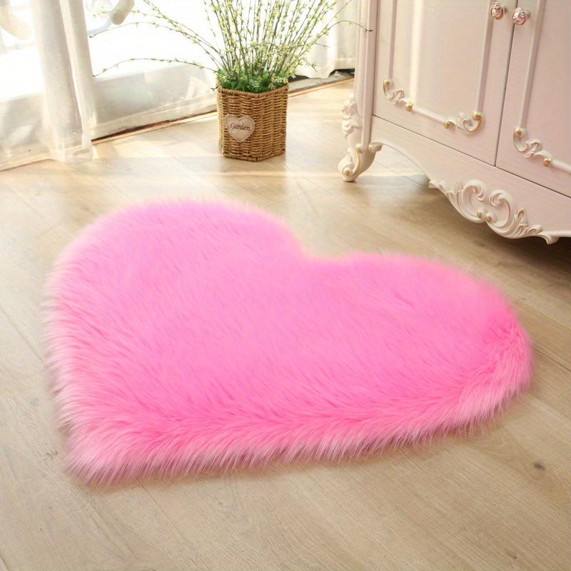 Heart Shaped Plush Rug 40x50cm Super Soft Fluffy Shaggy Carpet for Bedroom Living Room Non-Slip Floor Mat Decor Valentine Gifts