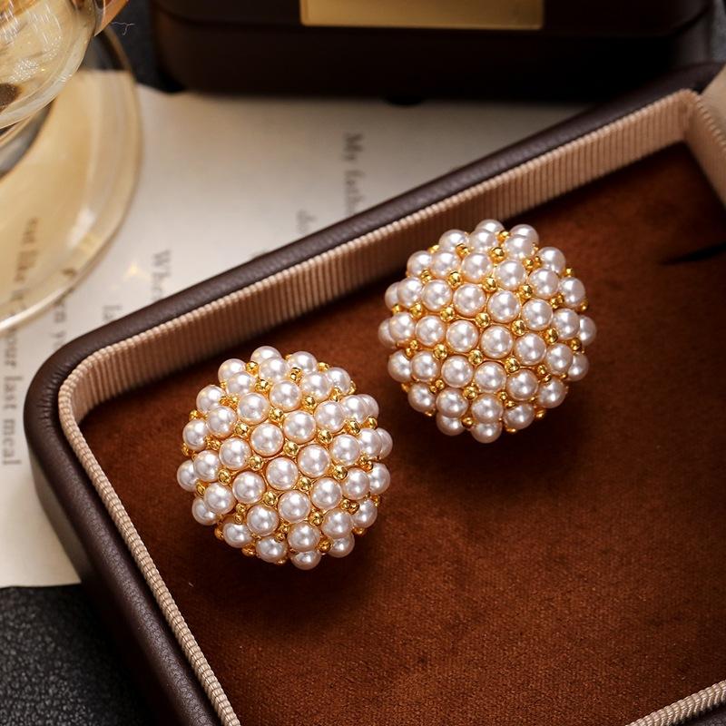 French Light Luxury Versatile Elegant Pearl Stud Earrings Women'S Fashion Temperament High Sense Geometric Earrings