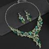 GemChic Damen-Halskette mit Anhänger und Ohrringen, exquisite Legierung, Zweig, Blumen, Kristall, Strass, Schlüsselbein, zweiteiliges Set, Schmuckgeschenk für Geburtstag und Weihnachten
