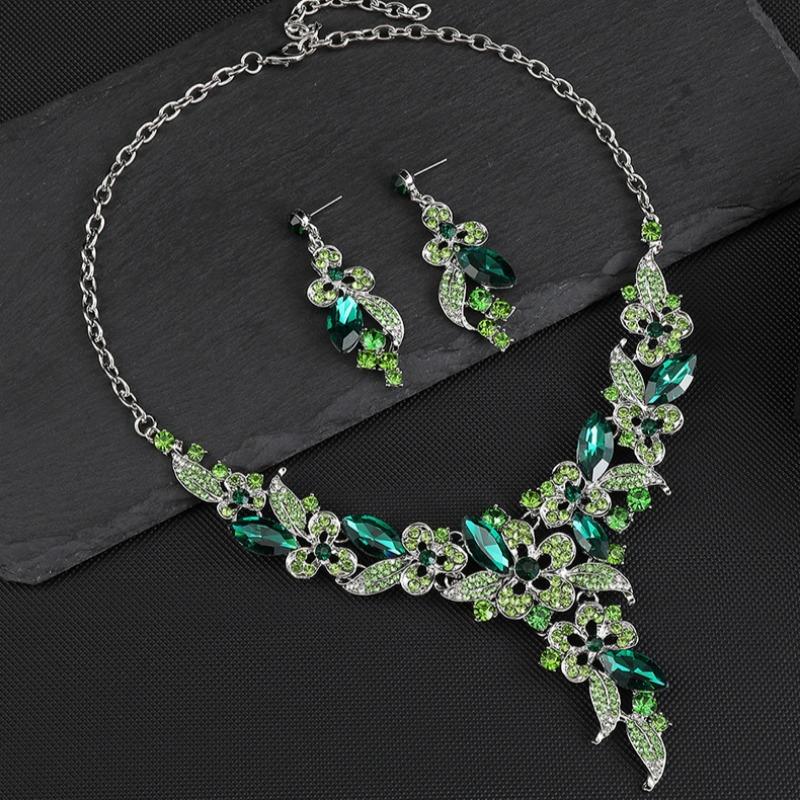 GemChic Damen-Halskette mit Anhänger und Ohrringen, exquisite Legierung, Zweig, Blumen, Kristall, Strass, Schlüsselbein, zweiteiliges Set, Schmuckgeschenk für Geburtstag und Weihnachten