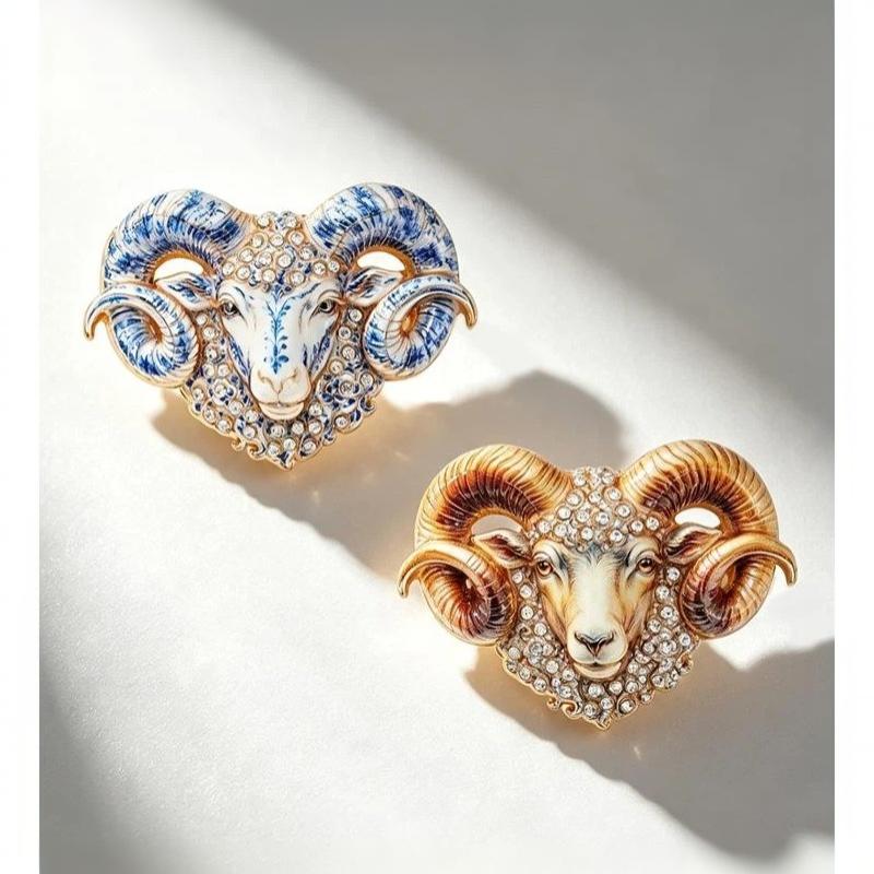 1Pcs Unisex Rhinestone Charming Year Of The Goat Zodiac Animal Party Brooch Pins Beautiful Goat Brooches For Women