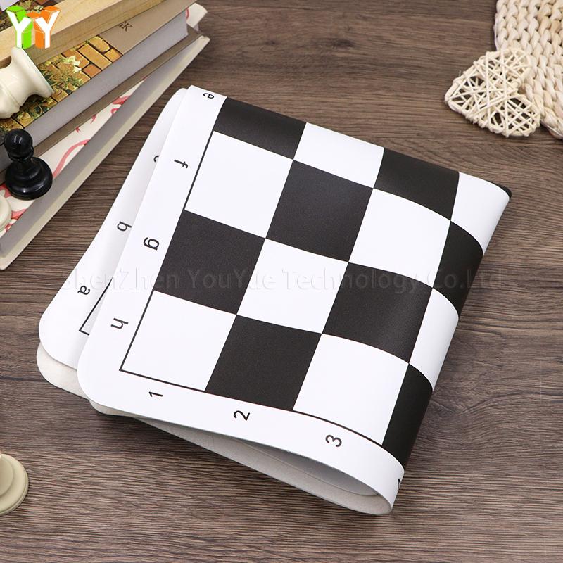 Neues Universal Aufrollbares Schachbrett aus Leder Leichte Turnier-Schachmatte Tragbares Weiches Aufrollbares Schachbrett für Anfänger