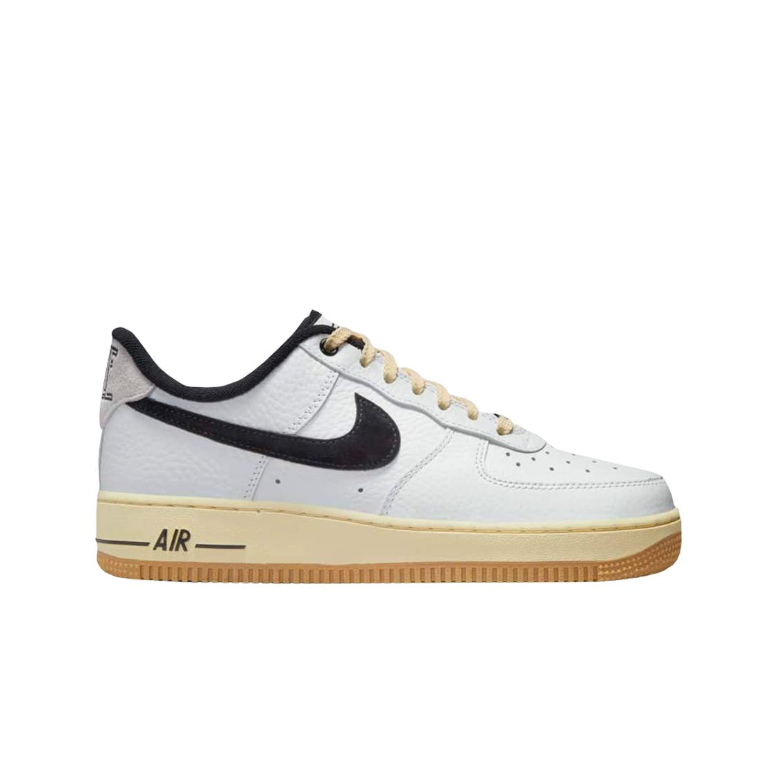 

Женские кроссовки Nike Air Force 1 07 LX Black и Summit White DR0148-101