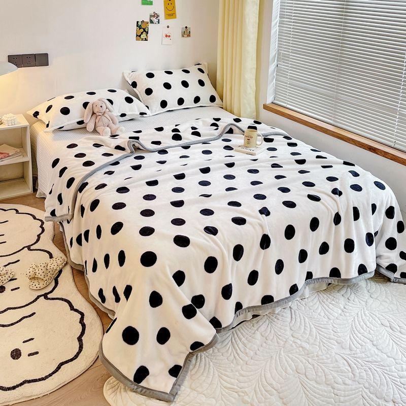 Summer Ice Silk Cool Thin Quilt Comforter Soft Air Conditioning Quilt/Duvet/Blanket Bed Duvets 150 Single Bed Quilt