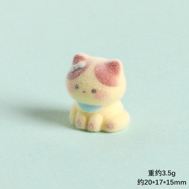 

Flocked Cat Decor Fluffy Resin Animal Figures Cute Mini Desk ornament Car Dashboard Accessory DIY Craft Supplies