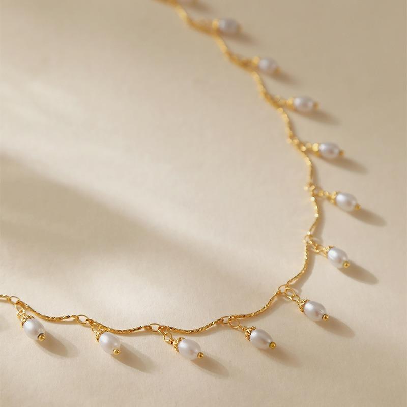 Gold Plated Twisted Chain Dangling Teardrop Pearl Choker Necklace