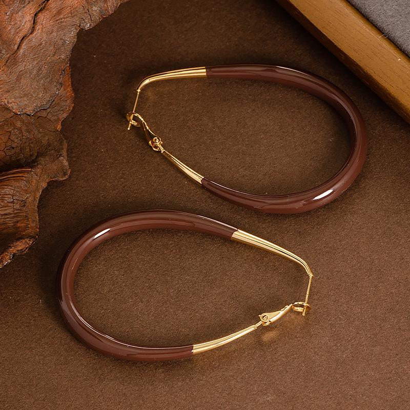 Fashion exaggerated and simple European and American style red dripping geometric circle earrings light luxury fashionable high-end earrings