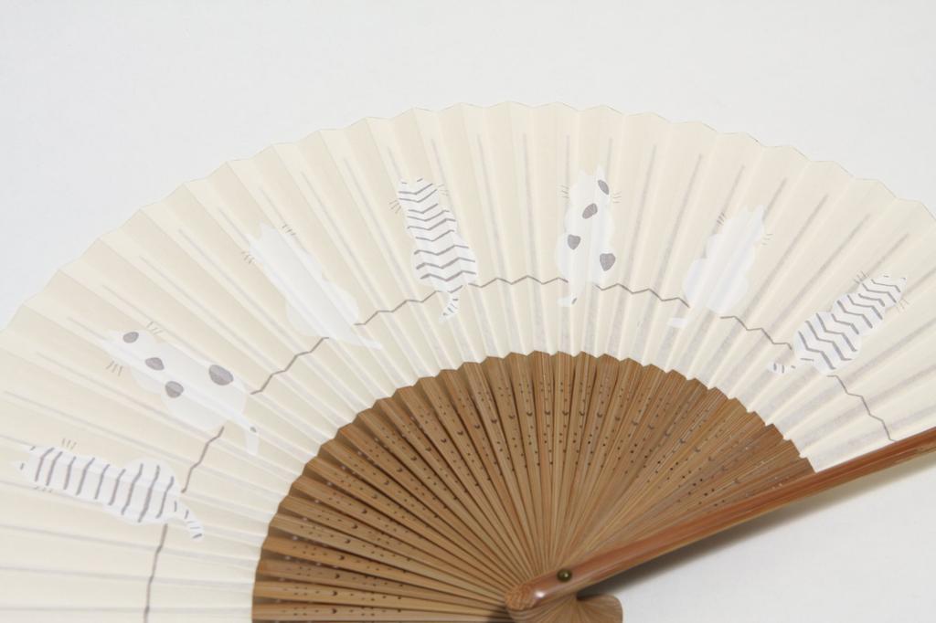 Hasegawa Kyoto Fan, Cat from Behind, Handmade by Kyoto Artisans, with Tassel, Fan Bag, Paper Box