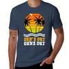 Suns out guns out suns geek funny nerd T-Shirt blacks quick-drying graphics Men's clothing