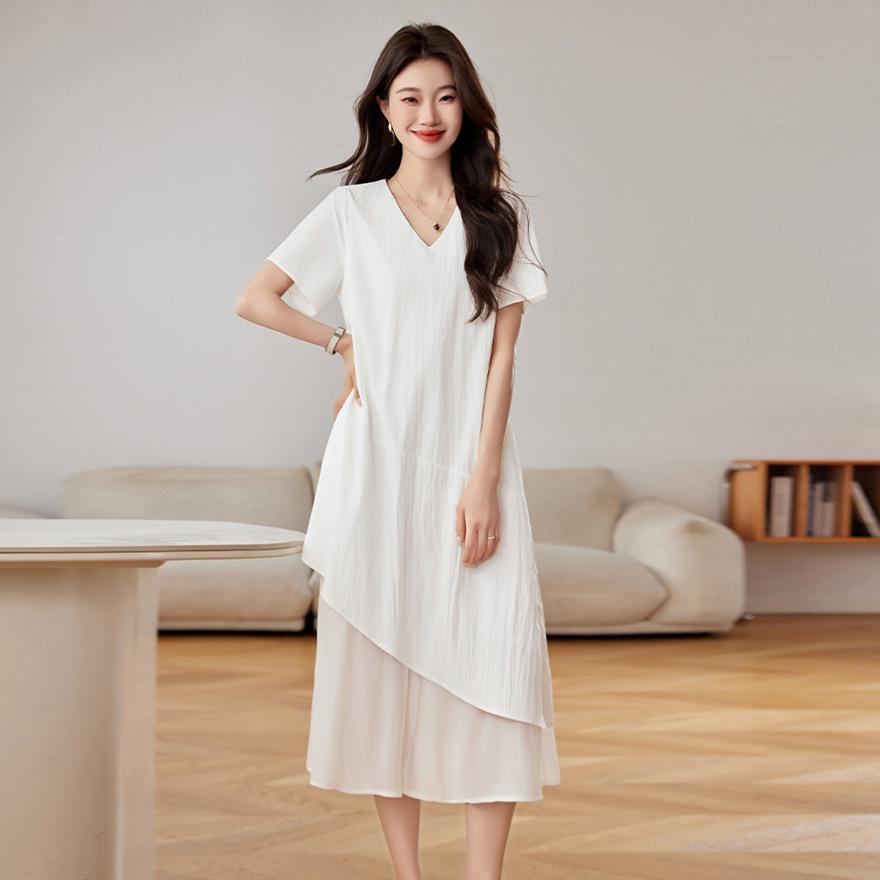 Fashion fake two-piece dress for women's summer new design, loose and thin, white long skirt covering belly