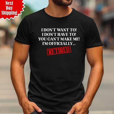 Maglietta Stampata "Sono Ufficialmente in Pensione" Divertente per Pensionato Compleanno T-Shirt