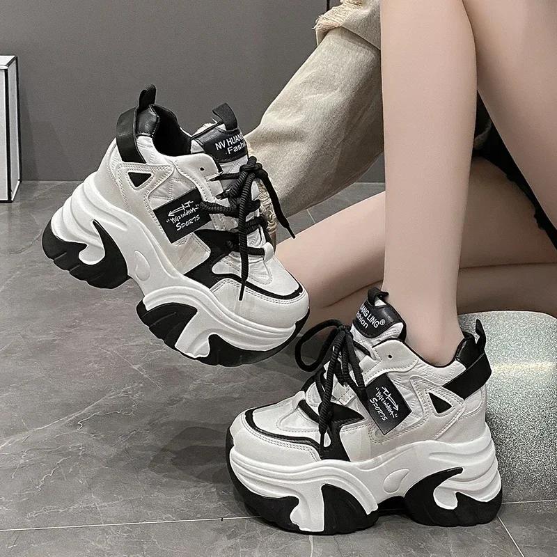 Modne Sneakersy na Wysokiej Platformie Kobiety 2025 Gruba Podeszwa Sportowe Damskie Buty Treningowe Wulkanizowane Buty Kobieta Chunky Sneakers Zapatillas Mujer 10CM