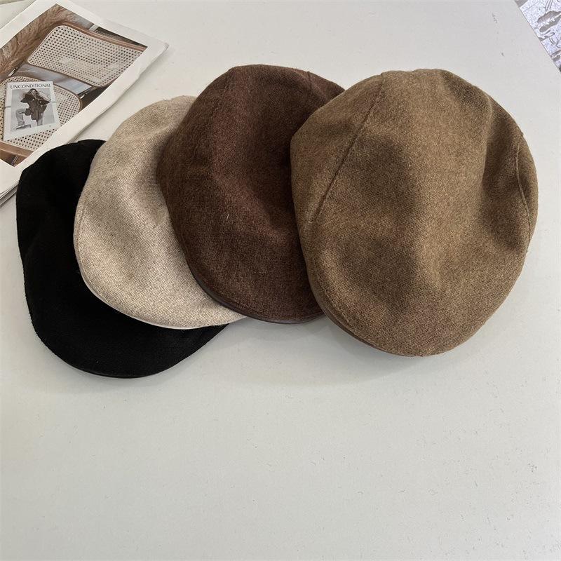 

Autumn and winter wool beret hat men s retro forward hat women s hat splicing leather brim literary cap M（56-58cm） хакі