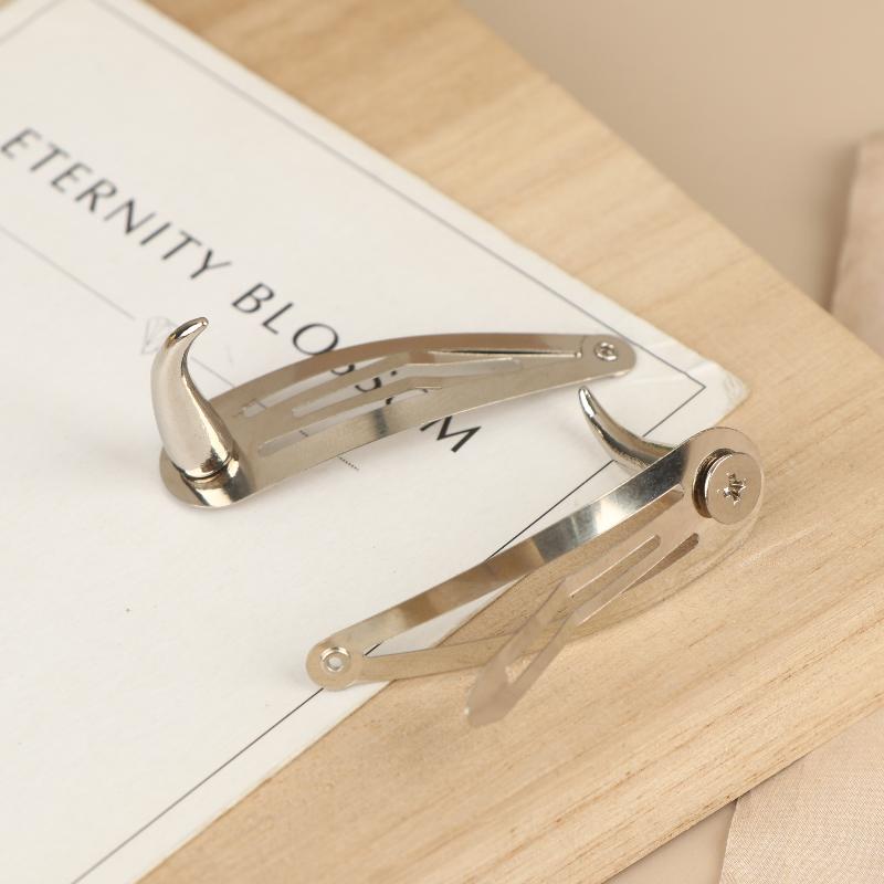 2/5Pcs Women Harajuku Gothic Punk Hair Clips Y2K Spiker Rivet Hairpin Demon Horn Batterttes Girl Hair Accessories Gift