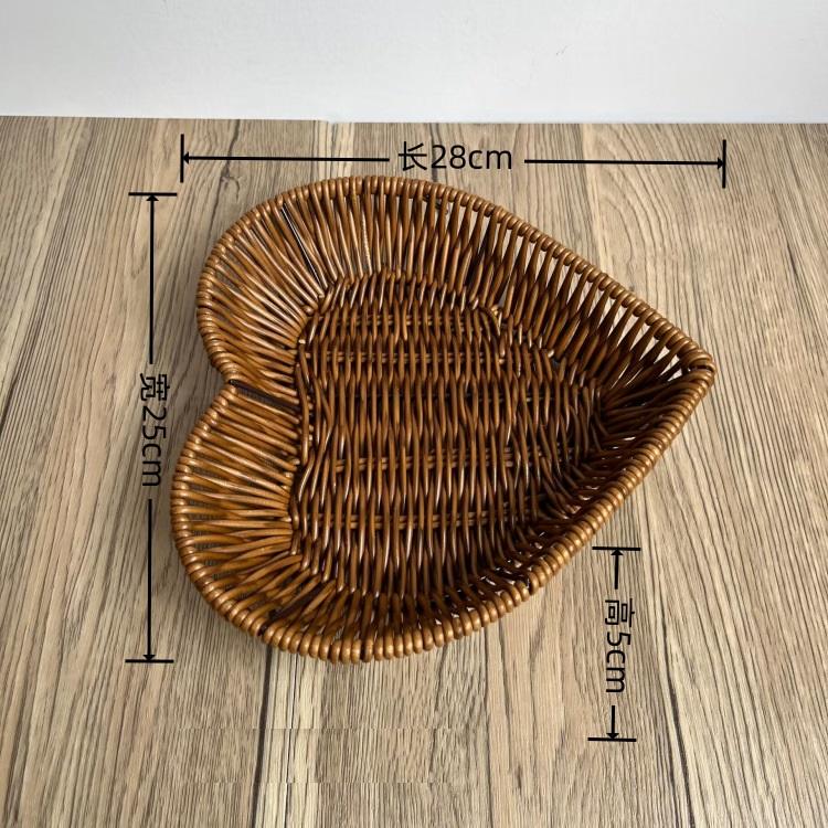 Heart-Shaped Woven Storage Basket Multi-Uses Simulation Rattan Desktop Baskets For Bread Fruit Restaurant Serving Display Basket