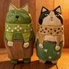 Holz geschnitzte Katzenfigur, Künstlerisches Kätzchen-Ornament, Rustikale Sammler-Kätzchen-Skulptur, Einzigartiges Schreibtisch-Ornament Geburtstagsgeschenk für Freunde Katze