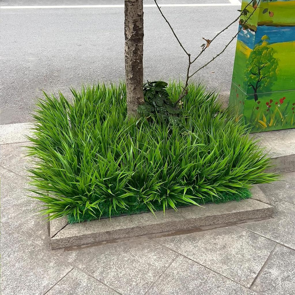 Künstliche Pflanzen im Freien, künstliches Affengras mit Blumen für Topfgarten-Veranda-Dekor (24 Bündel lila Blumen)