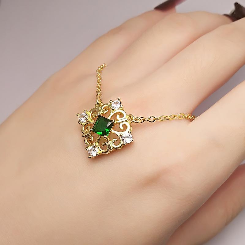 Ожерелье из квадратного сапфира с гравировкой «Сянъюнь», женское, премиальная имитация изумруда, цепочка для ключицы, подвеска